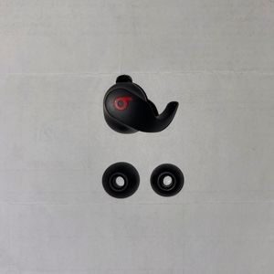 Left Beats headphone Pro